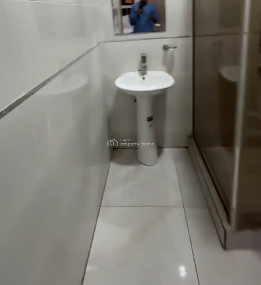 Furnished  Semi Masters Bedroom{ Upstairs} Inside a Shared Apartment, Royal Pine Estate Orchid Road, Lekki, Lagos, Self Contain (single Rooms) for Rent