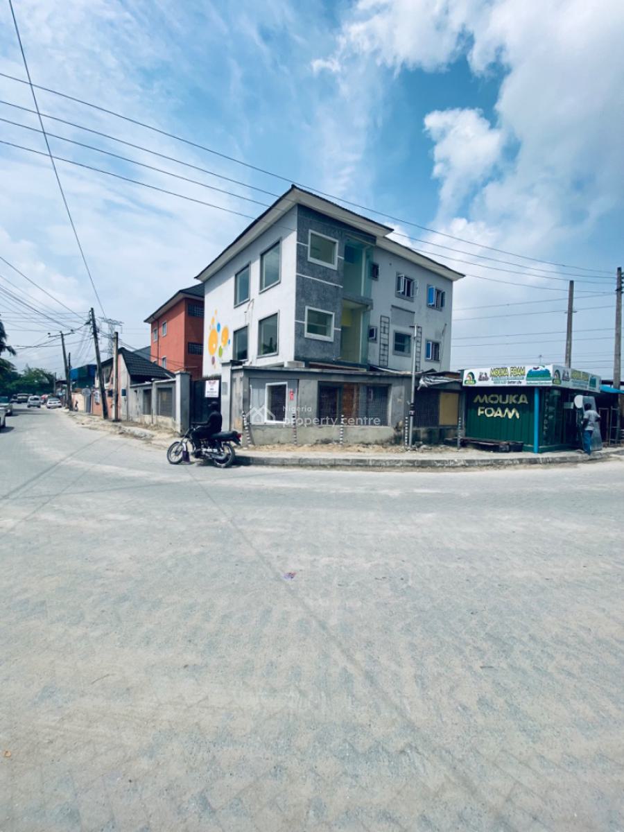 Commercial 3 Units of 3 Bedrooms Apartments on The Expressway, Lekki Conservation Road /express Way Major Road, Lekki Phase 2, Lekki, Lagos, Plaza / Complex / Mall for Rent