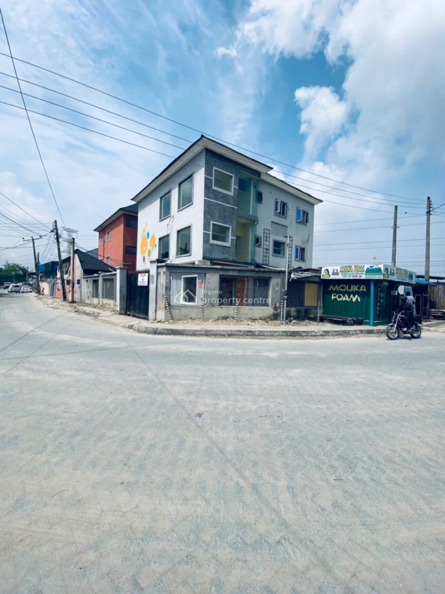 Commercial 3 Units of 3 Bedrooms Apartments on The Expressway, Lekki Conservation Road /express Way Major Road, Lekki Phase 2, Lekki, Lagos, Plaza / Complex / Mall for Rent