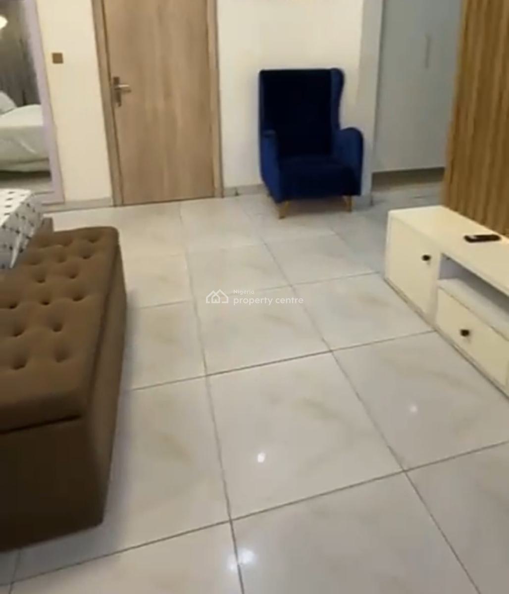 Furnished  Masters Bedroom{ Upstairs} Inside a Shared Apartment, Royal Pine Estate@ Orchid Road, Lekki, Lagos, Self Contain (single Rooms) for Rent