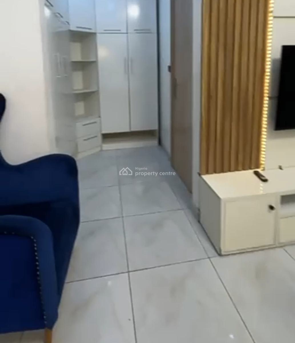 Furnished  Masters Bedroom{ Upstairs} Inside a Shared Apartment, Royal Pine Estate@ Orchid Road, Lekki, Lagos, Self Contain (single Rooms) for Rent