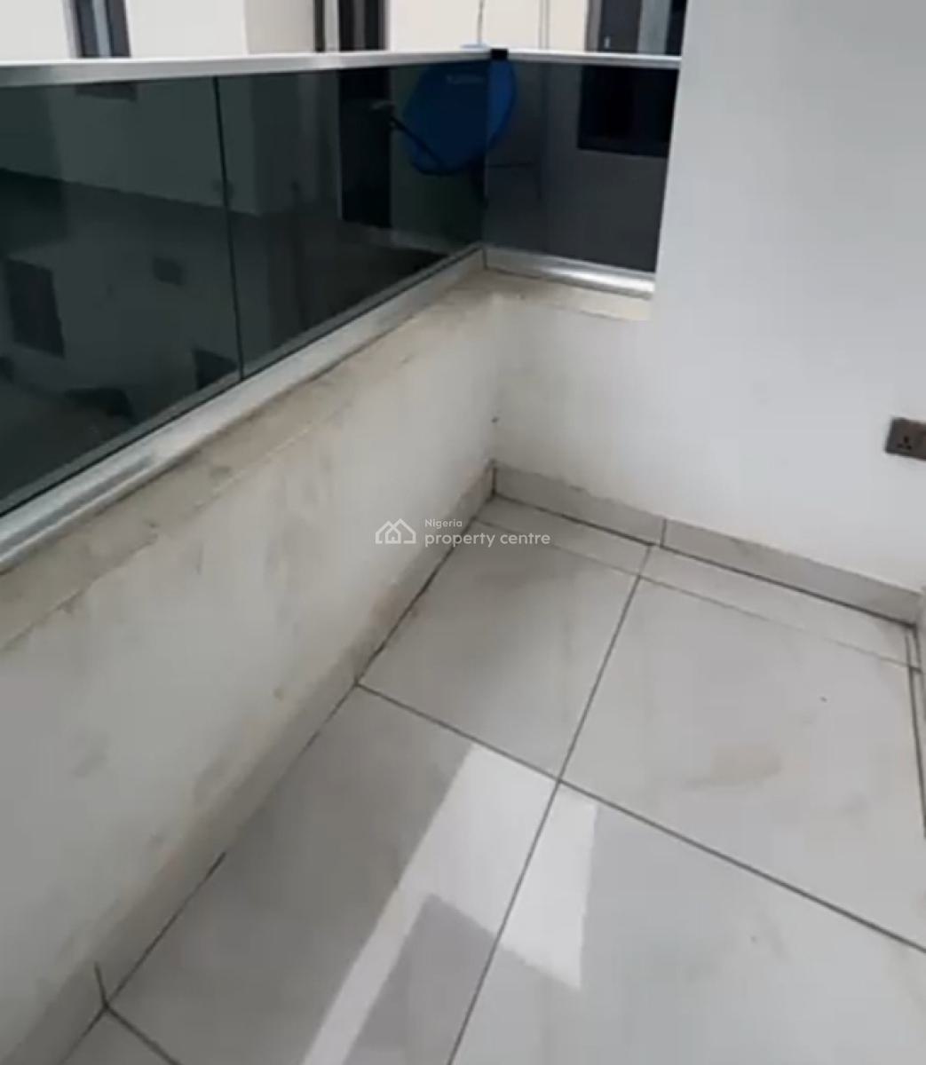 Furnished  Masters Bedroom{ Upstairs} Inside a Shared Apartment, Royal Pine Estate@ Orchid Road, Lekki, Lagos, Self Contain (single Rooms) for Rent