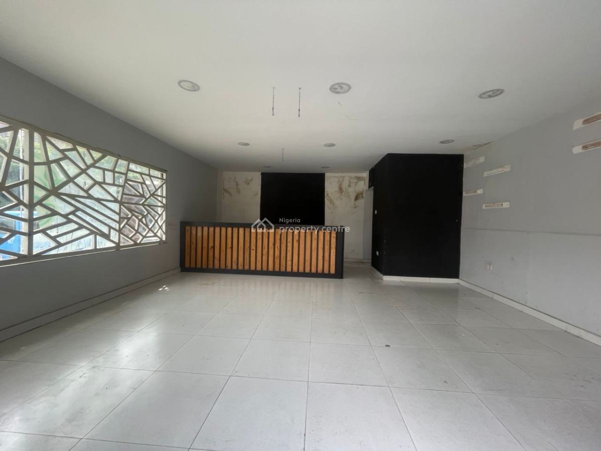 Spacious Cornerpiece  Bungalow, Lekki Phase 1, Lekki, Lagos, Detached Bungalow for Rent