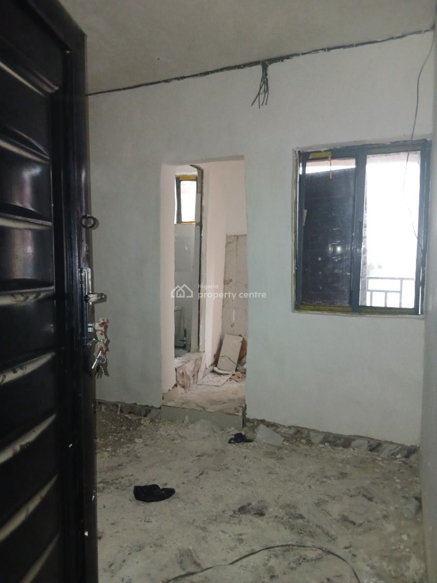 New Beautiful Self, Yaba, Lagos, Self Contain (single Rooms) for Rent