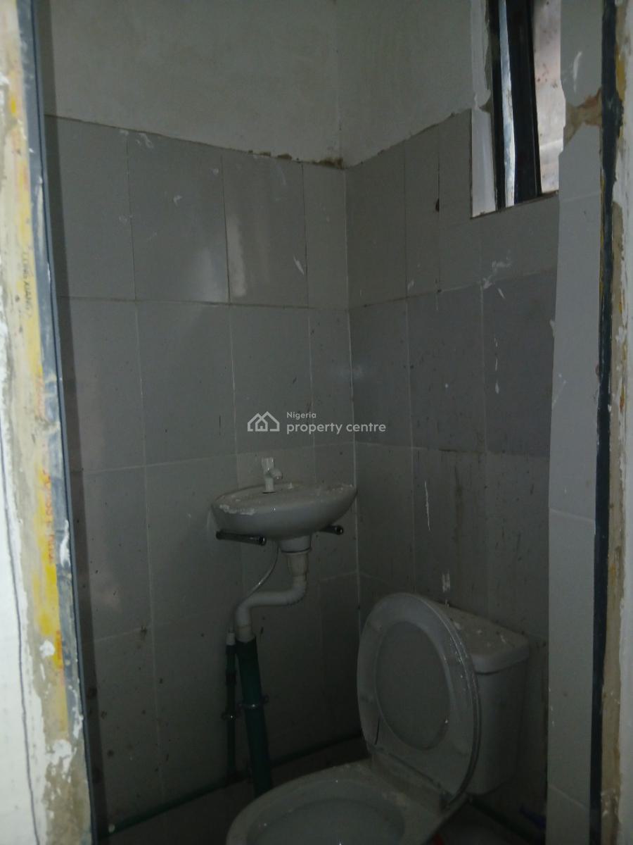 New Beautiful Self, Yaba, Lagos, Self Contain (single Rooms) for Rent