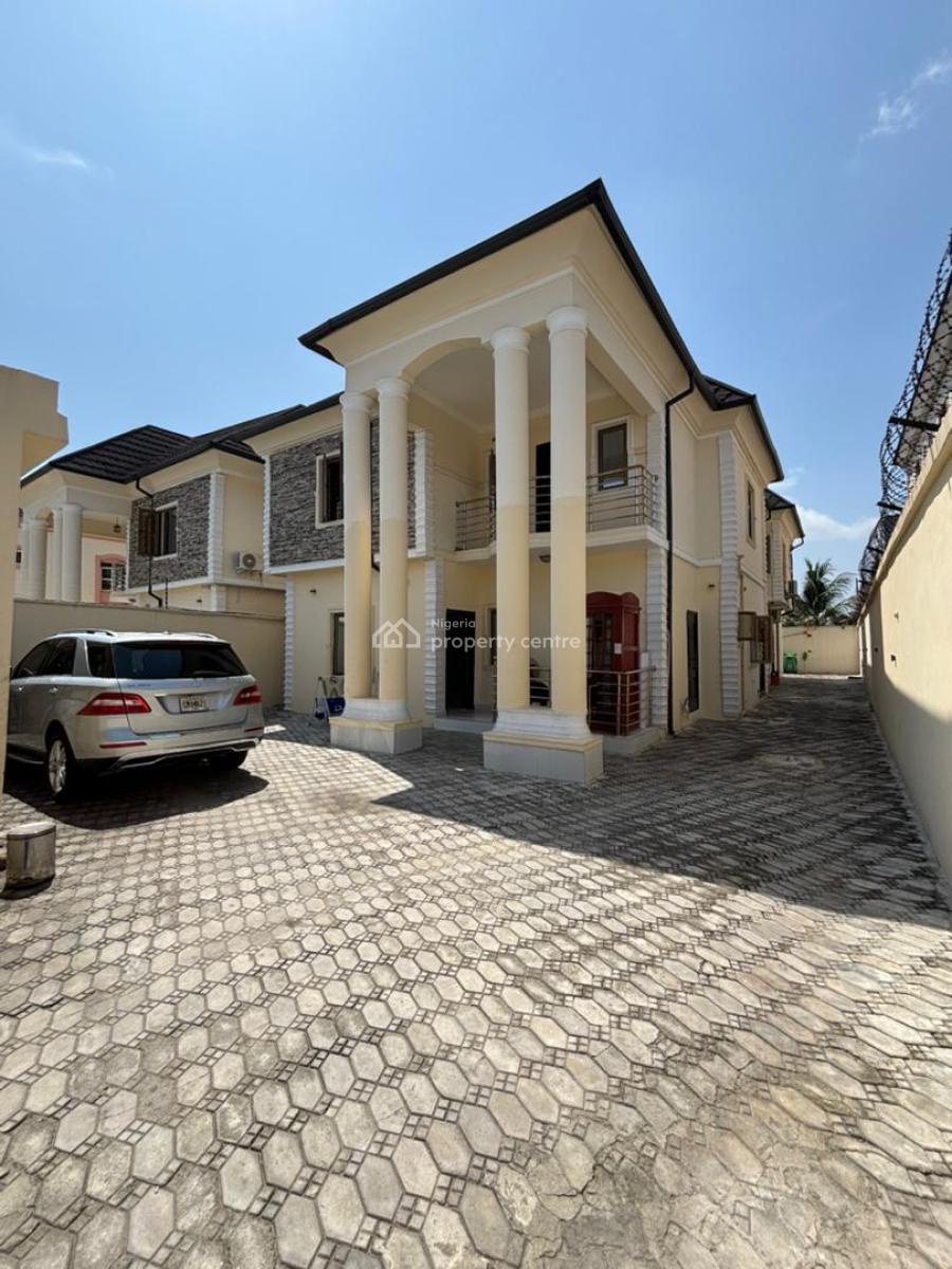 Well-maintained 3-bedroom Duplex with Bq, Lekki Phase 1, Lekki, Lagos, House for Rent