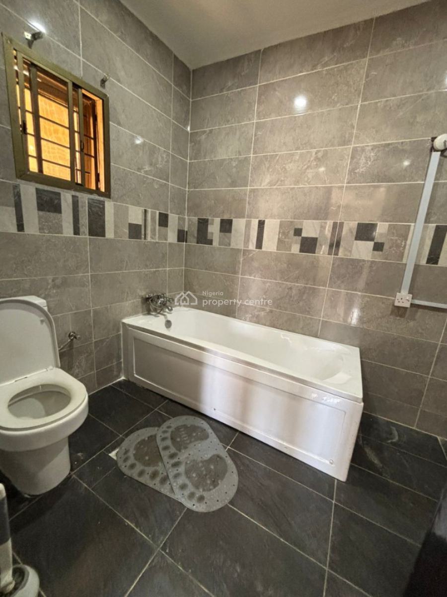 Well-maintained 3-bedroom Duplex with Bq, Lekki Phase 1, Lekki, Lagos, House for Rent