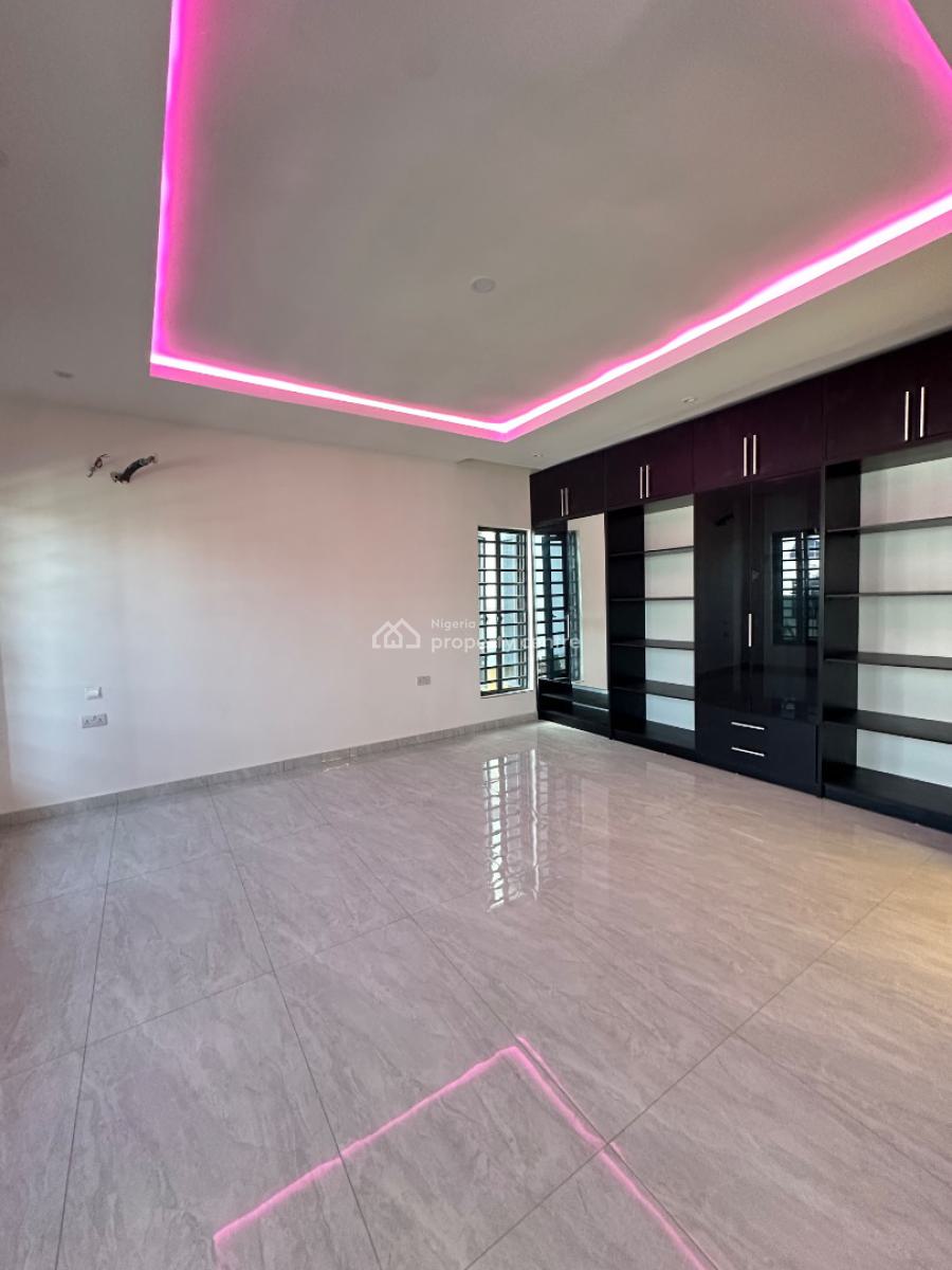 Massive 3 Bedroom Flat + Bq, Ikate, Ikate, Lekki, Lagos, Flat / Apartment for Sale