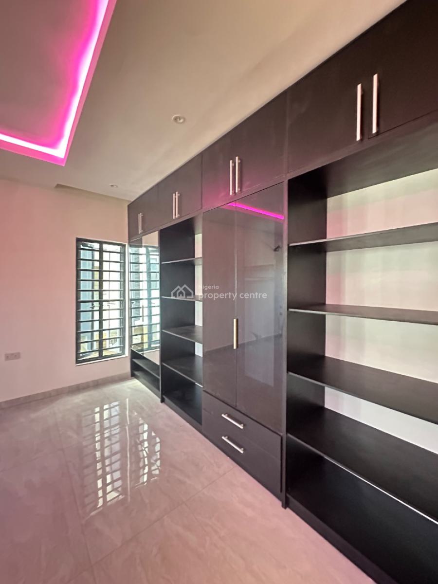 Massive 3 Bedroom Flat + Bq, Ikate, Ikate, Lekki, Lagos, Flat / Apartment for Sale