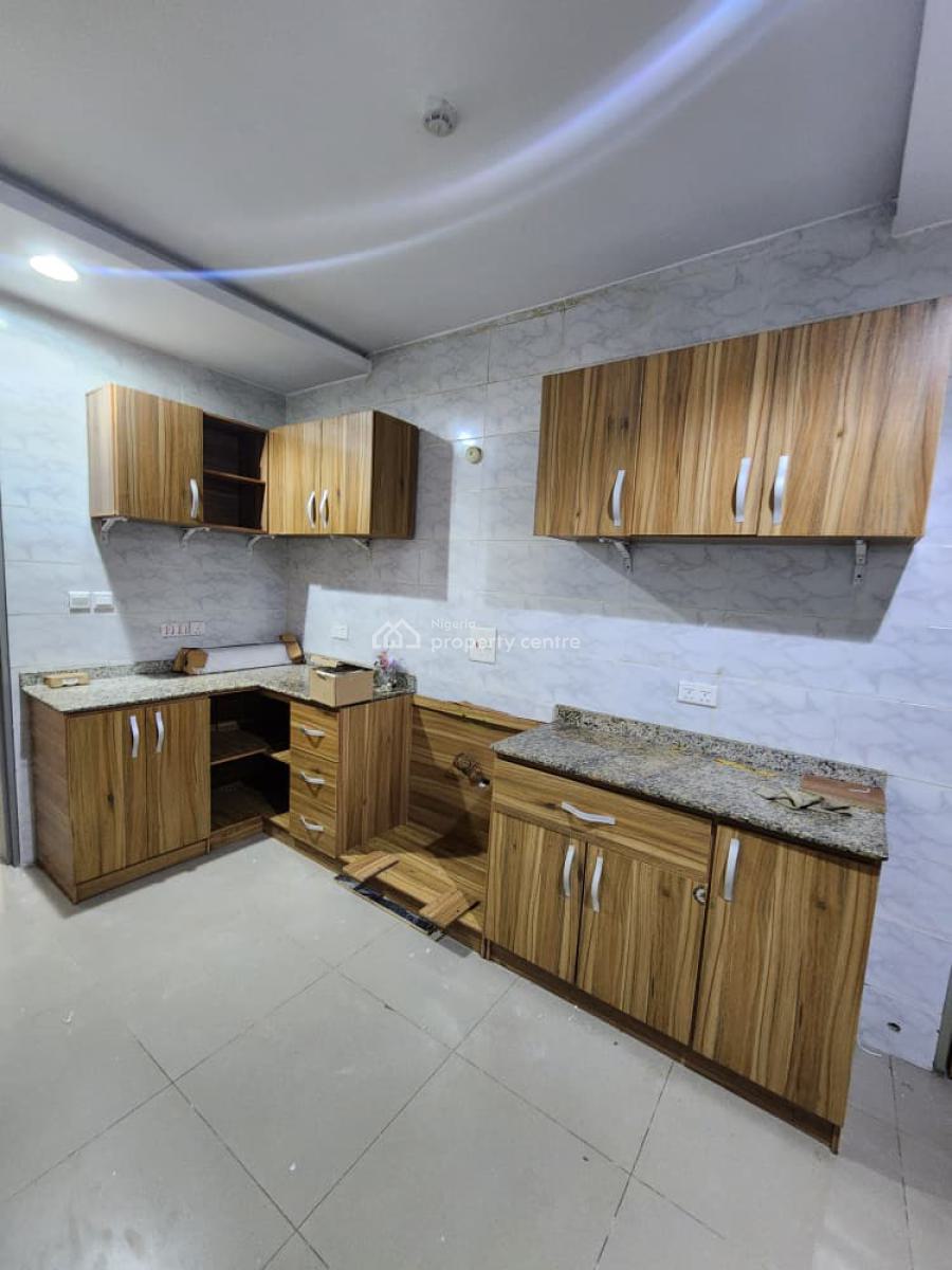 a Well-maintained 3-bedroom Flat, Olaleye New Town, Iponri, Surulere, Lagos, Flat / Apartment for Rent