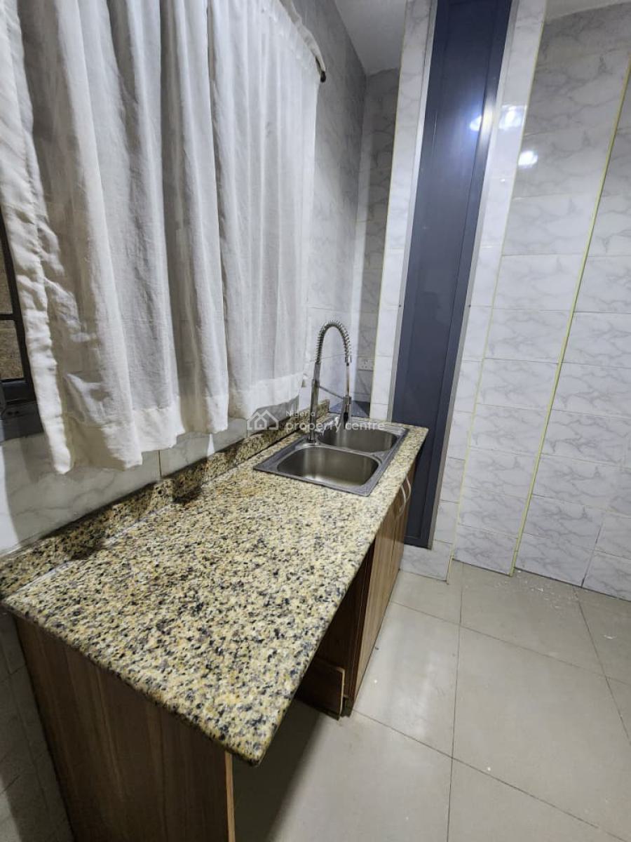 a Well-maintained 3-bedroom Flat, Olaleye New Town, Iponri, Surulere, Lagos, Flat / Apartment for Rent