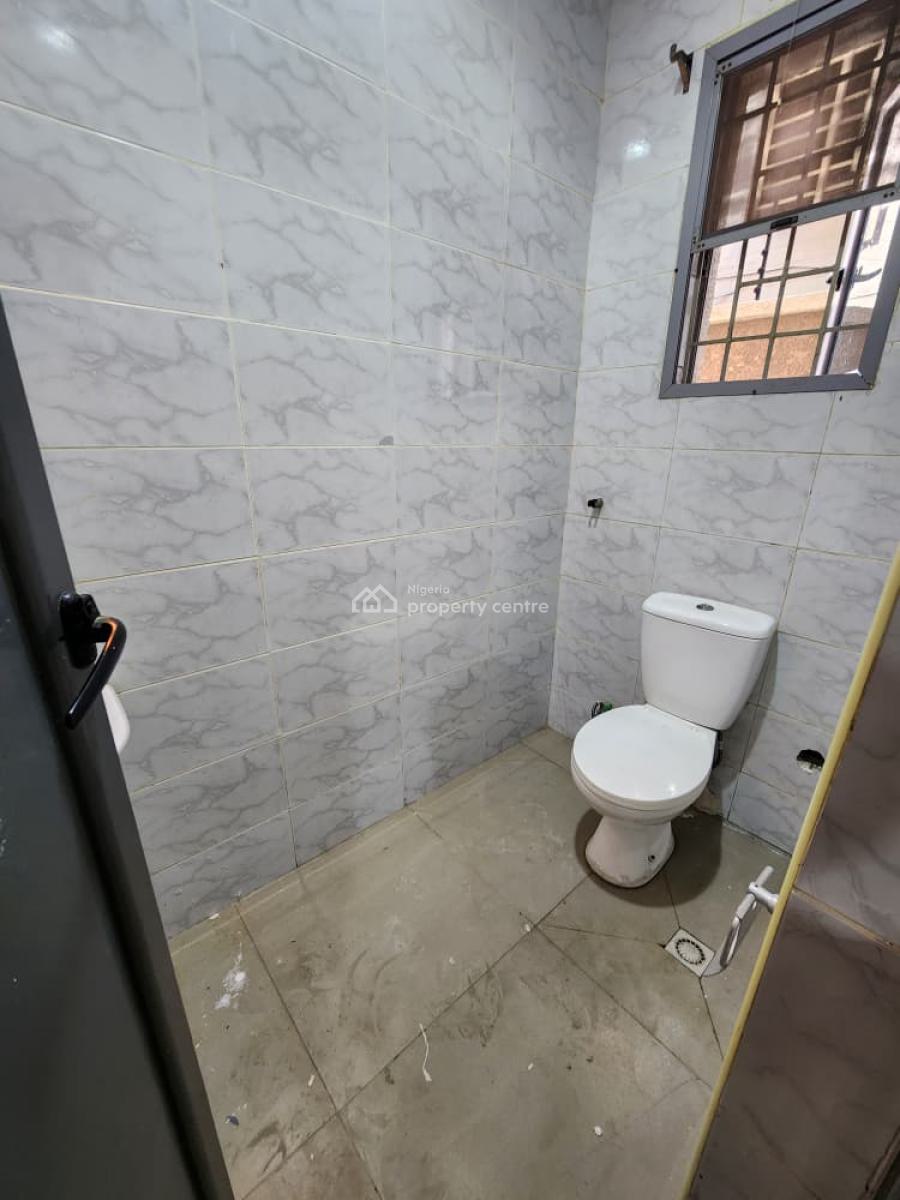 a Well-maintained 3-bedroom Flat, Olaleye New Town, Iponri, Surulere, Lagos, Flat / Apartment for Rent