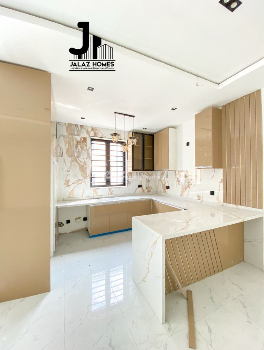 2 Bedroom Apartment, Lekki Phase 1, Lekki, Lagos, Flat / Apartment for Sale