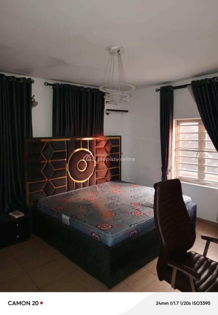 Neatly Used Serviced 3 Bedroom Apartment, Osapa, Lekki, Lagos, Flat / Apartment for Rent