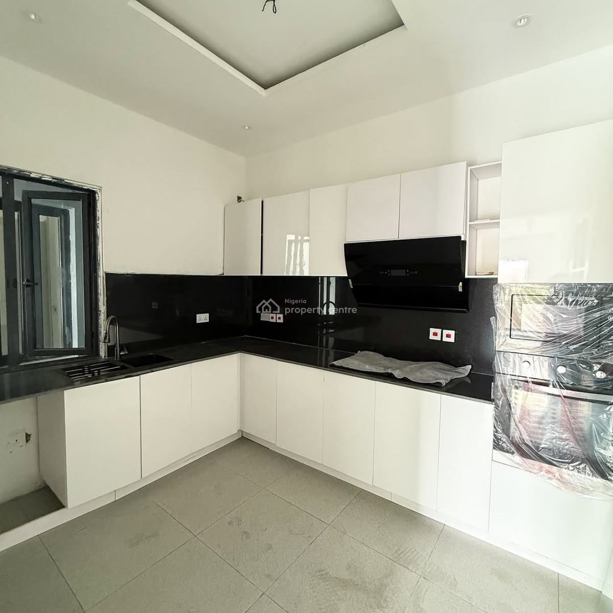 Spacious 2 Bedroom Apartment, Ikate, Lekki, Lagos, Block of Flats for Sale