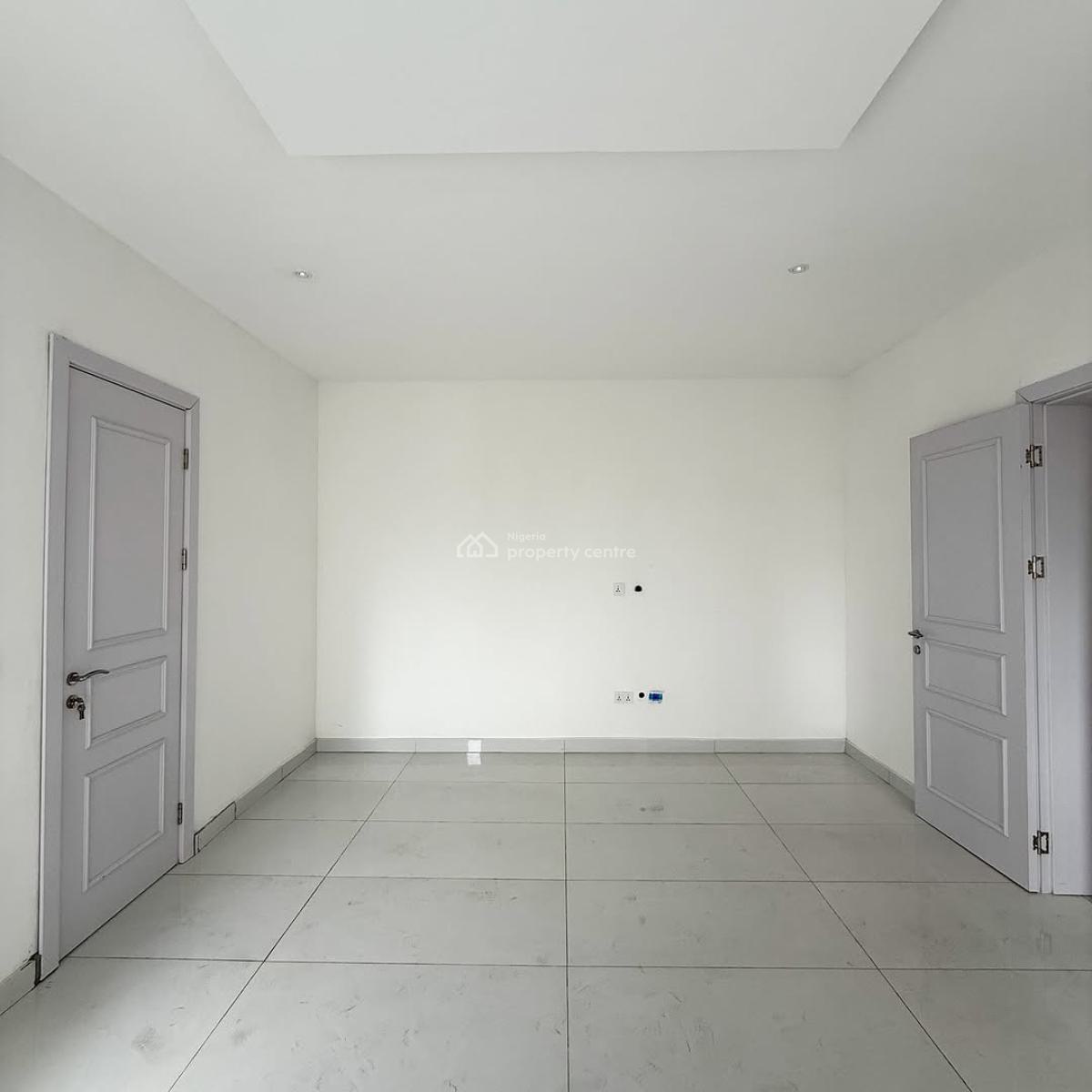 Spacious 2 Bedroom Apartment, Ikate, Lekki, Lagos, Block of Flats for Sale