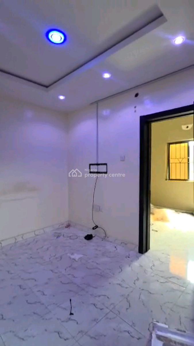 Standard and Executive Mini Flat, Yaba, Yaba, Lagos, Mini Flat (room and Parlour) for Rent