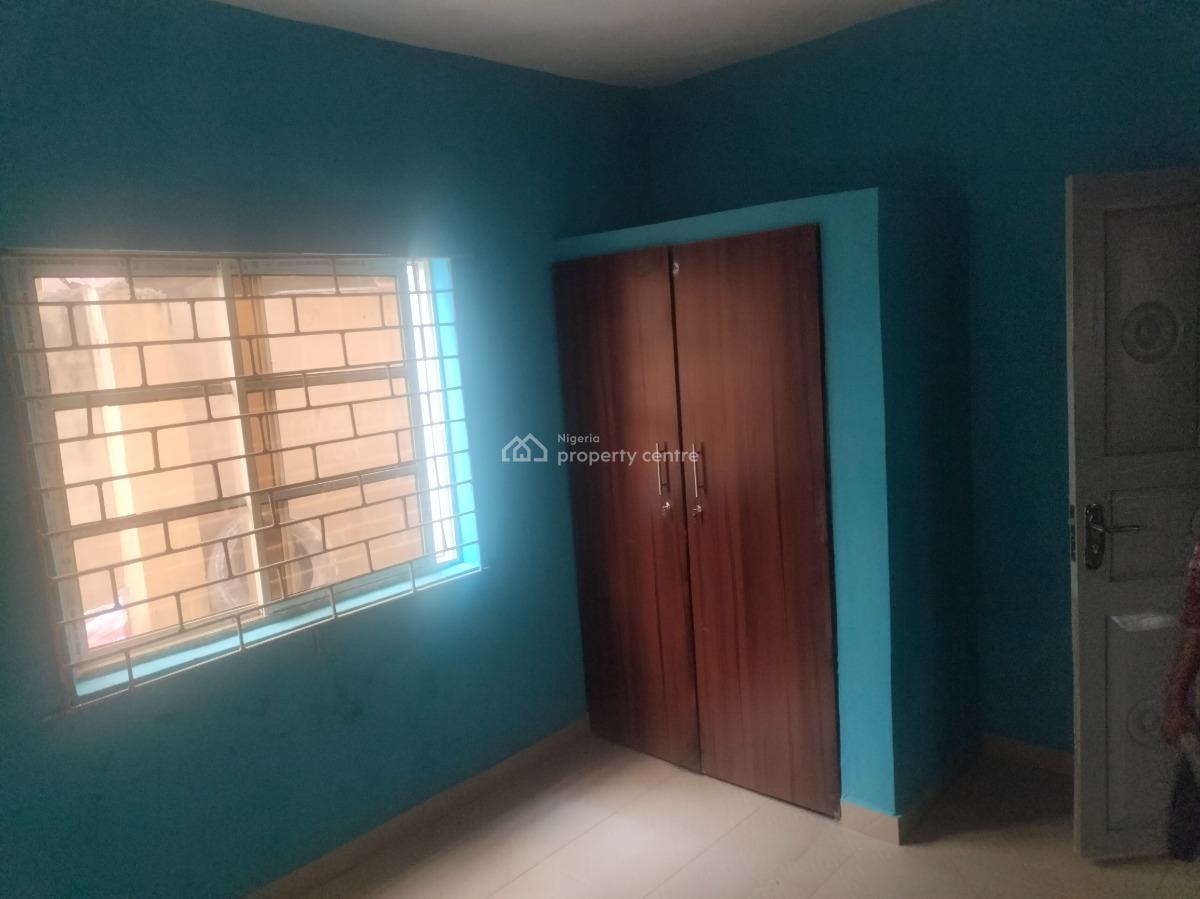 Lovely&spacious 3bed Flat in a Calm Location Accessible to.the Bustop, Weighbridge, Trekkable to The Bustop, Mile 12, Kosofe, Lagos, Flat / Apartment for Rent