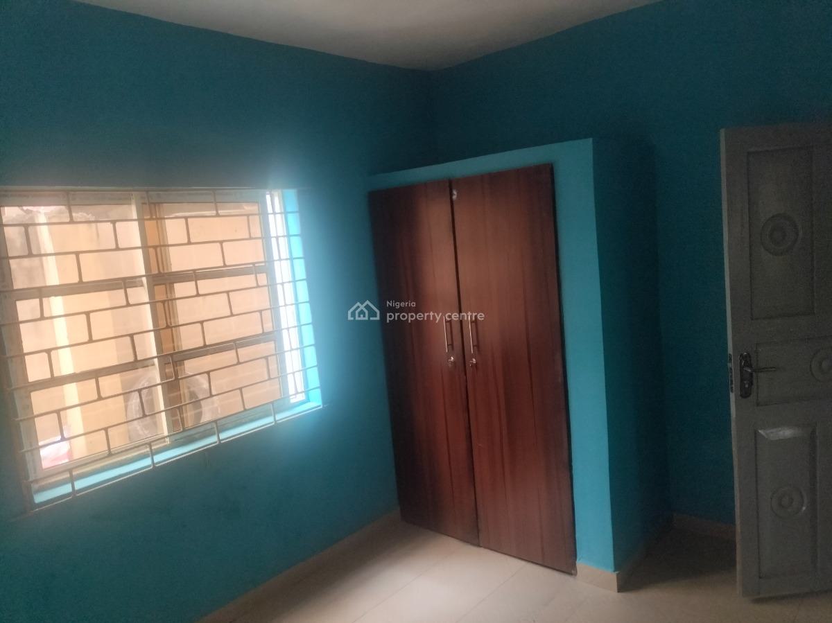 Lovely&spacious 3bed Flat in a Calm Location Accessible to.the Bustop, Weighbridge, Trekkable to The Bustop, Mile 12, Kosofe, Lagos, Flat / Apartment for Rent