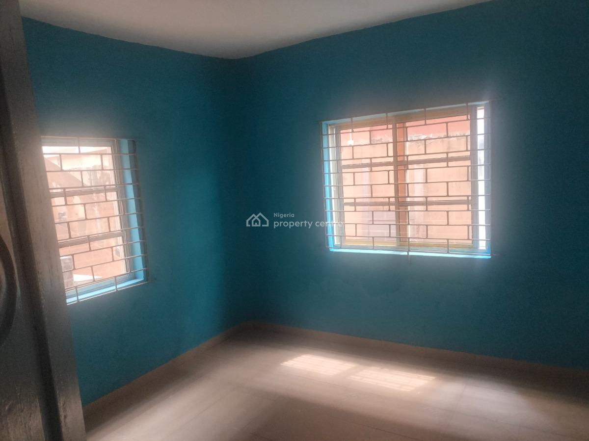 Lovely&spacious 3bed Flat in a Calm Location Accessible to.the Bustop, Weighbridge, Trekkable to The Bustop, Mile 12, Kosofe, Lagos, Flat / Apartment for Rent