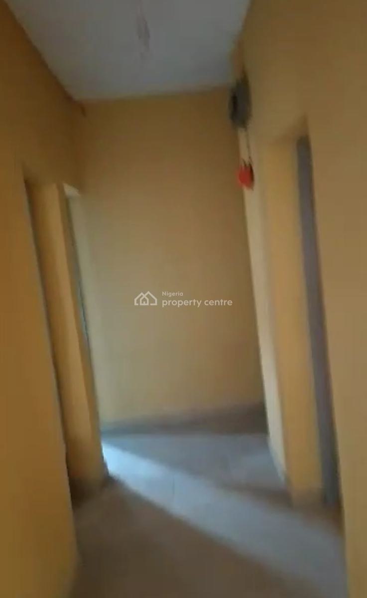 Lovely&spacious 3bed Flat in a Calm Location Accessible to.the Bustop, Weighbridge, Trekkable to The Bustop, Mile 12, Kosofe, Lagos, Flat / Apartment for Rent