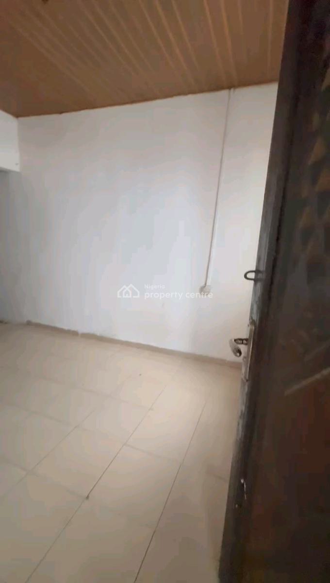 Standard and Executive Room Self Contain, Alagomeji, Alagomeji, Yaba, Lagos, Self Contain (single Rooms) for Rent