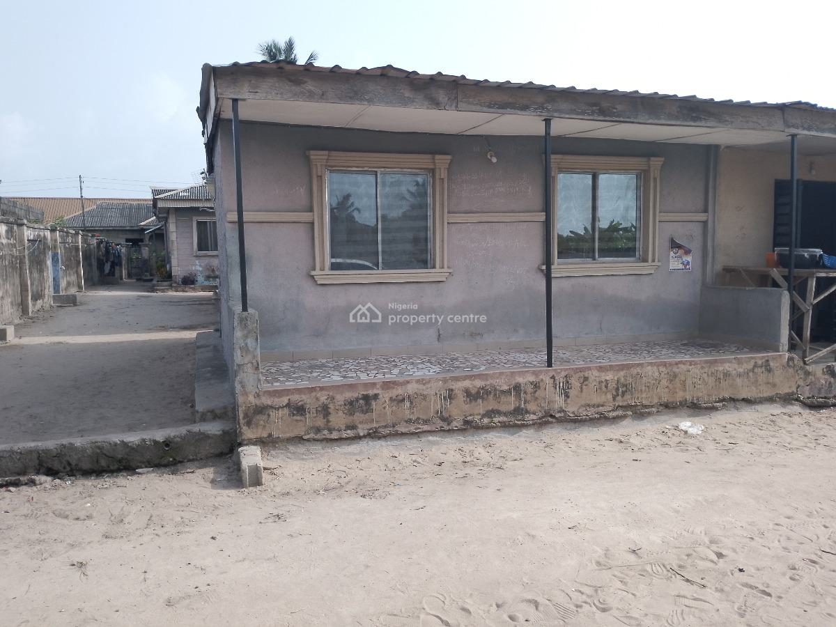 2 Bedroom with Bq, Community Off Bayeku Road, Igbogbo, Ikorodu, Lagos, Block of Flats for Sale