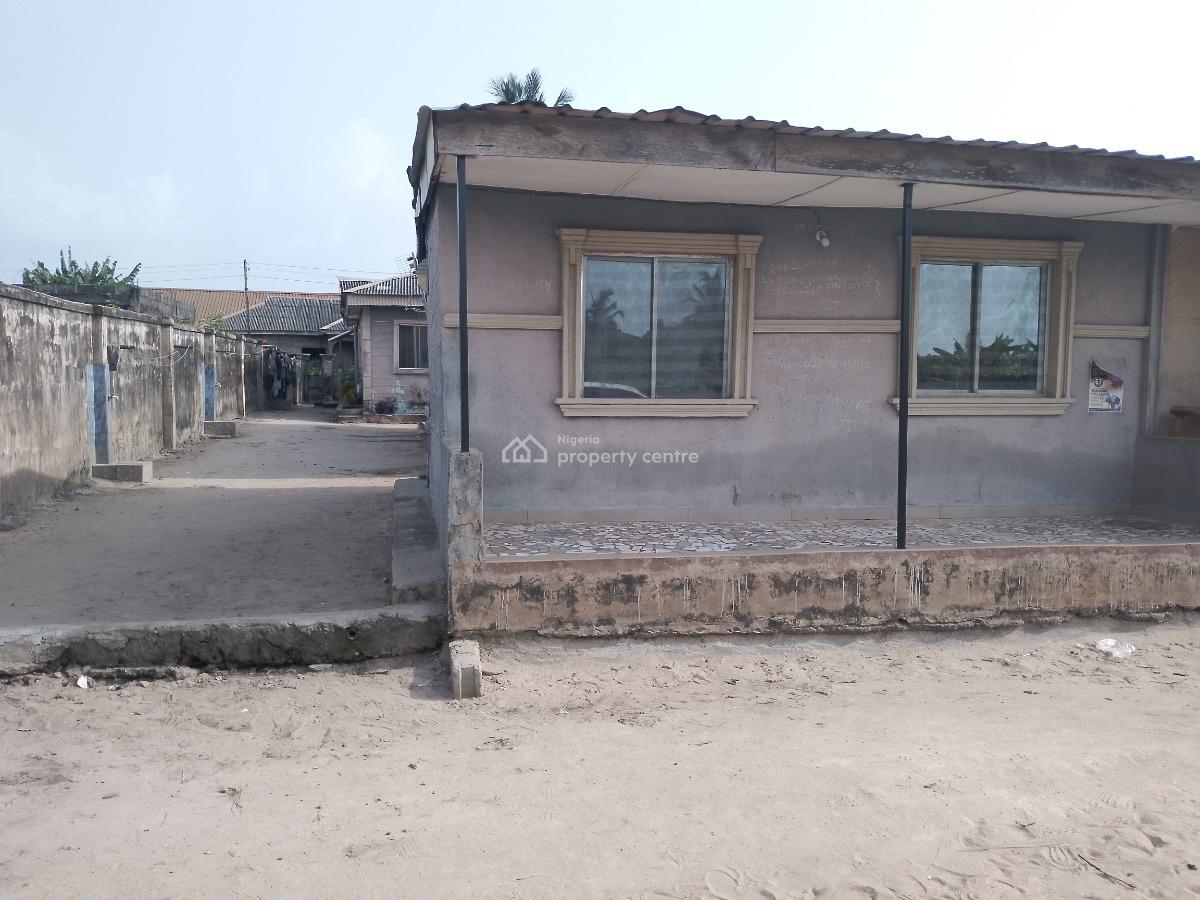 2 Bedroom with Bq, Community Off Bayeku Road, Igbogbo, Ikorodu, Lagos, Block of Flats for Sale