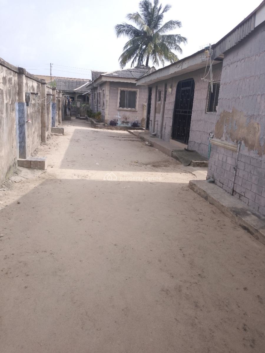 2 Bedroom with Bq, Community Off Bayeku Road, Igbogbo, Ikorodu, Lagos, Block of Flats for Sale
