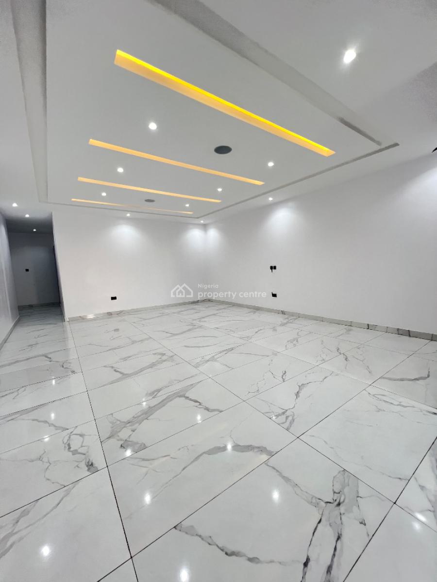 Neatly Finished 3 Bedroom Apartment with Bq, Lekki Phase 1, Lekki, Lagos, Flat / Apartment for Sale