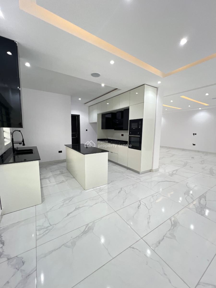 Neatly Finished 3 Bedroom Apartment with Bq, Lekki Phase 1, Lekki, Lagos, Flat / Apartment for Sale