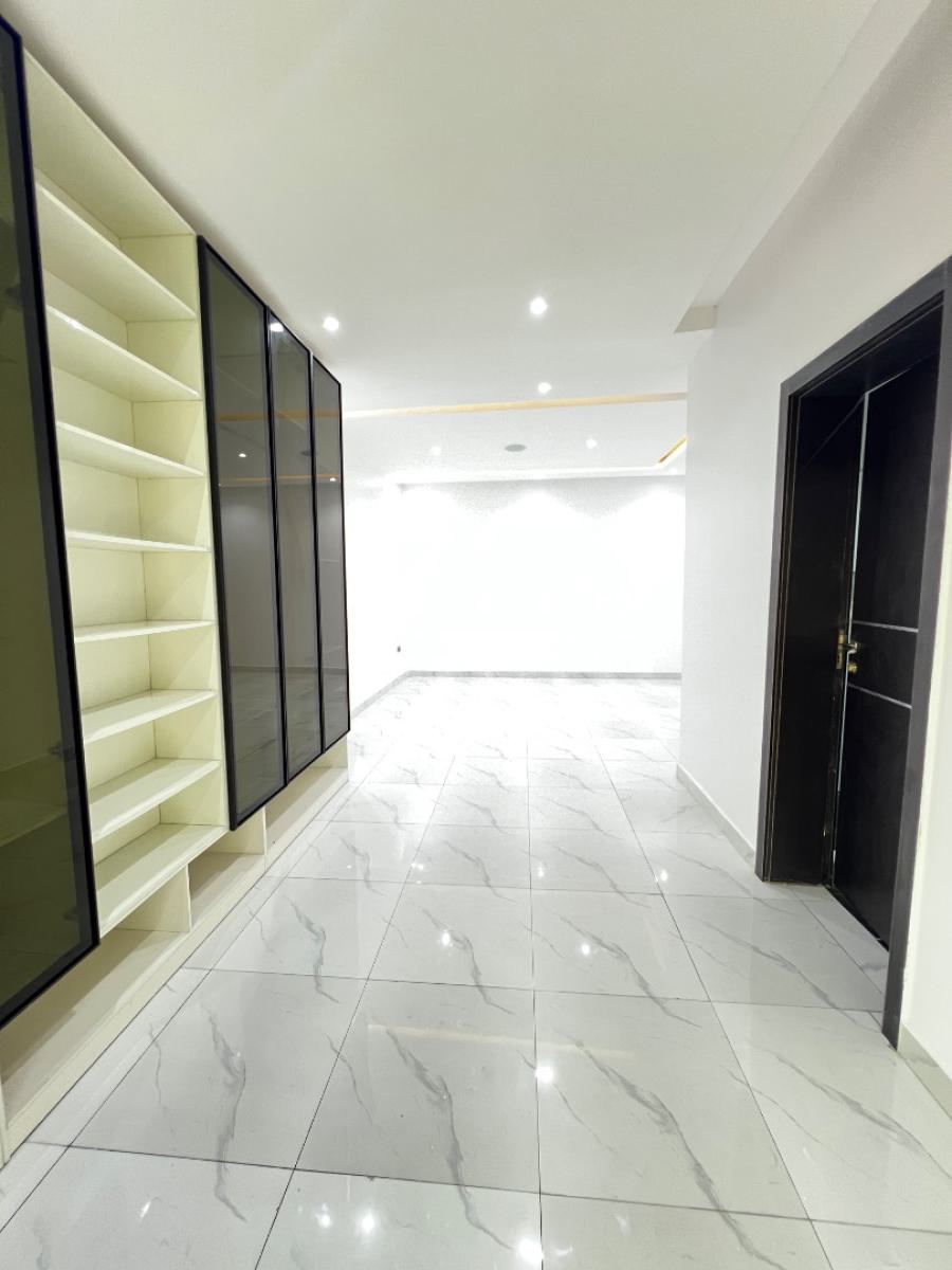 Neatly Finished 3 Bedroom Apartment with Bq, Lekki Phase 1, Lekki, Lagos, Flat / Apartment for Sale