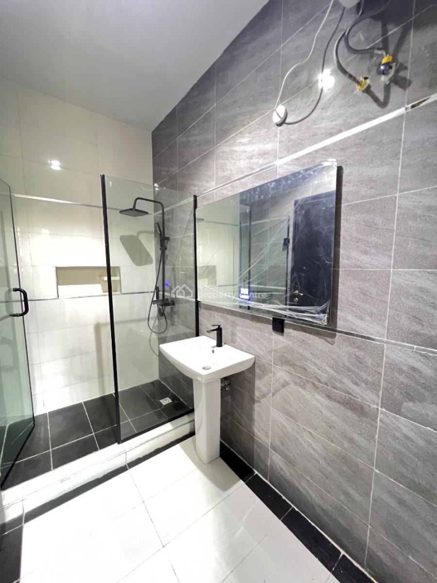 Neatly Finished 3 Bedroom Apartment with Bq, Lekki Phase 1, Lekki, Lagos, Flat / Apartment for Sale