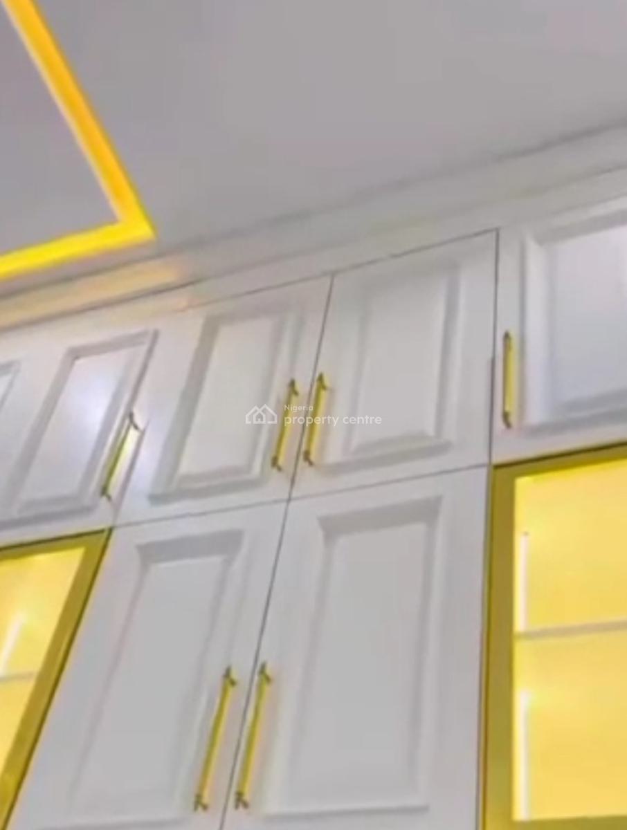 Majestically Built, 11 Bedroom+ 5 Sitting Room S Mansion, Guzape Main, Guzape District, Abuja, House for Sale