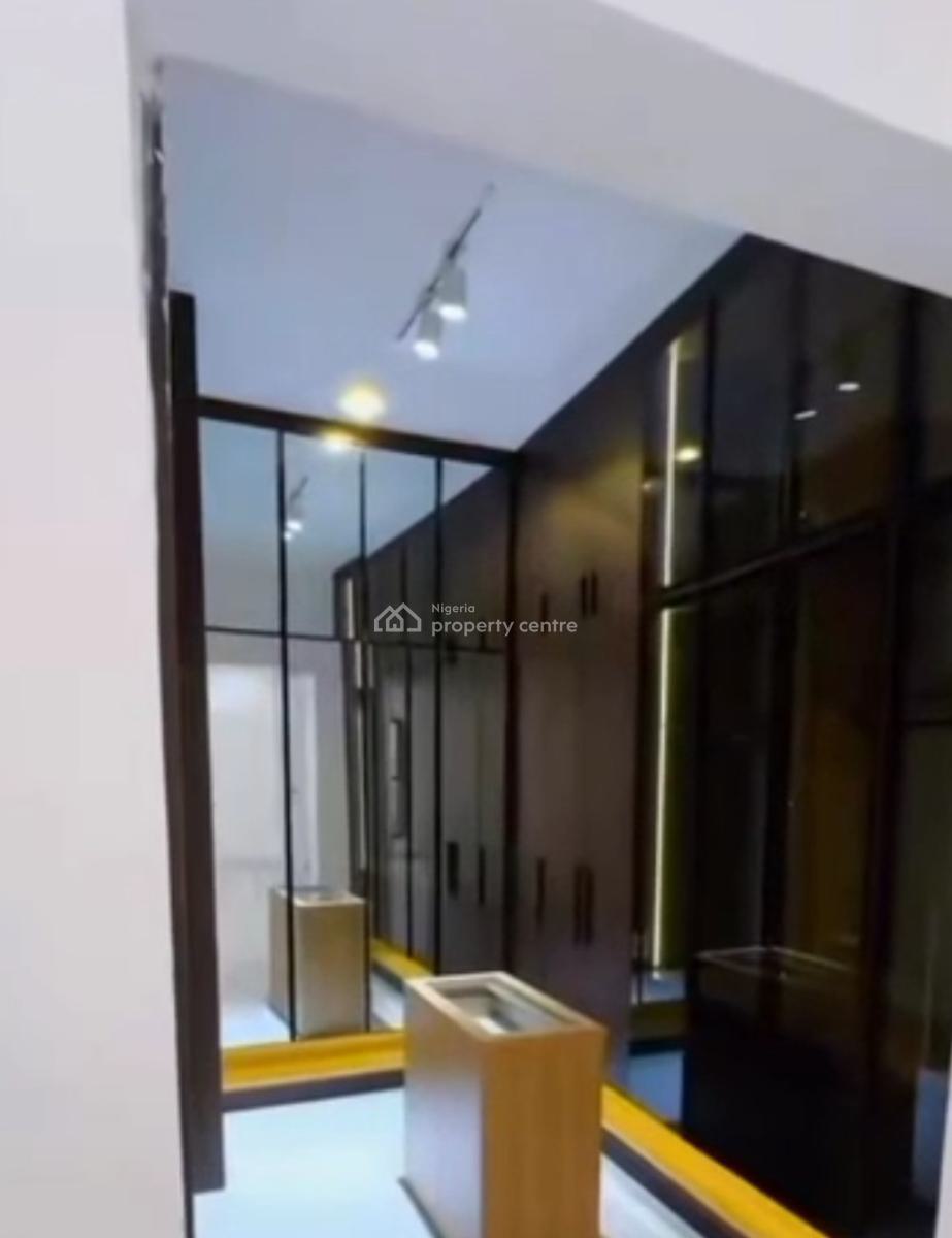 Majestically Built, 11 Bedroom+ 5 Sitting Room S Mansion, Guzape Main, Guzape District, Abuja, House for Sale