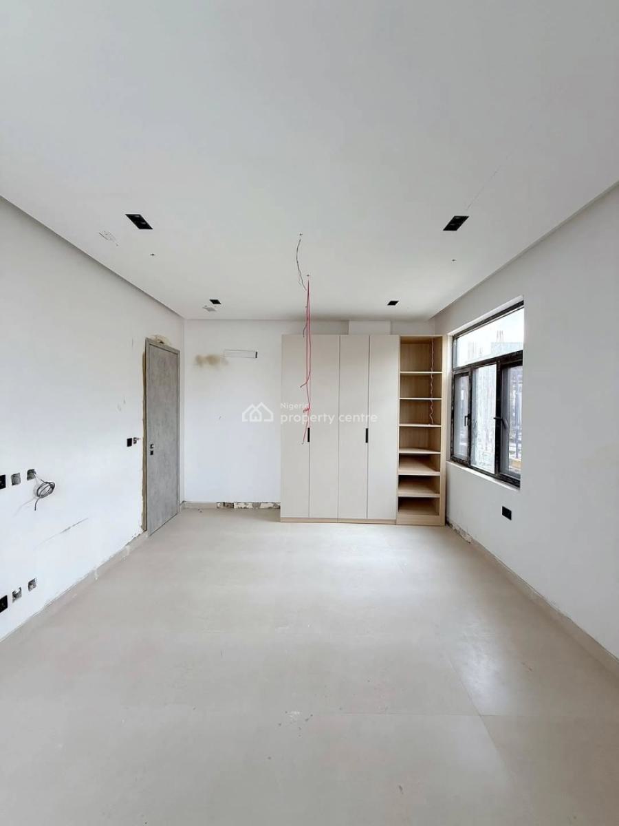 Spacious Massive Luxury 2&3 Bedroom Flat, Secure Estate Off Admirtty Wey Lekki Phase One, Lekki Phase 1, Lekki, Lagos, Block of Flats for Sale