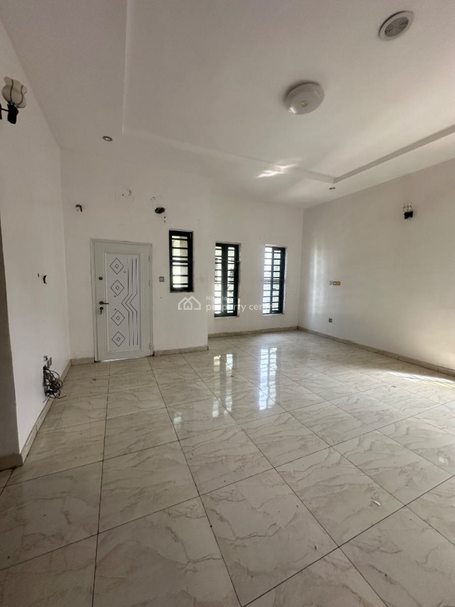 Masters Room in a Shared Apt, Orchid Road, Royal Pine Gate 1, Lekki, Lagos, House for Rent