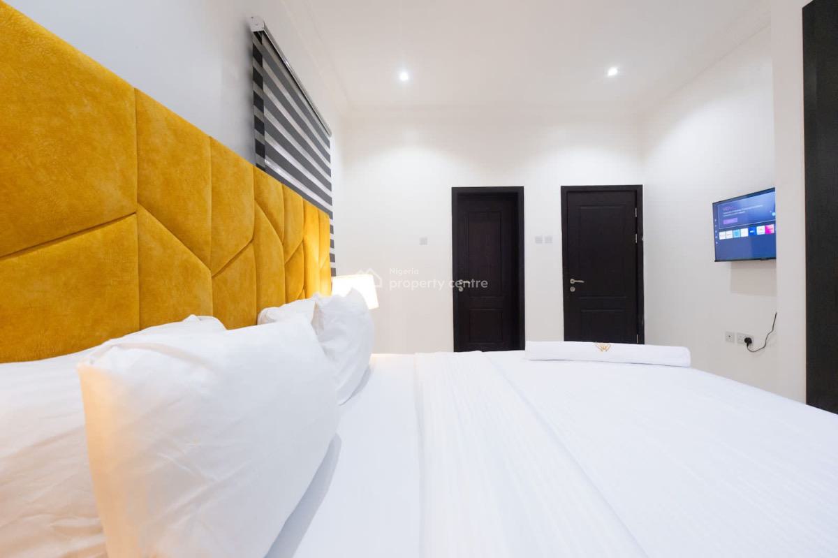 Executive 3 Bedroom Apartment with Exclusive Facilities, Executive 3 Bedroom Apartment with Exclusive Features, Lekki Phase 1, Lekki, Lagos, Flat / Apartment Short Let