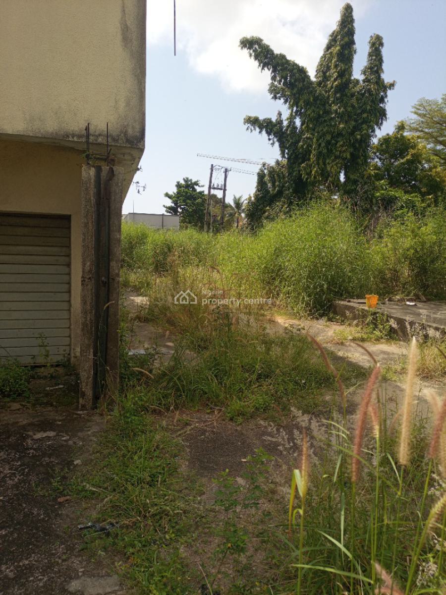 1200sqm Land with a Structure of 5 Bedrooms Duplex That Need to Be Renovated, Victoria Island (vi), Lagos, Land for Rent