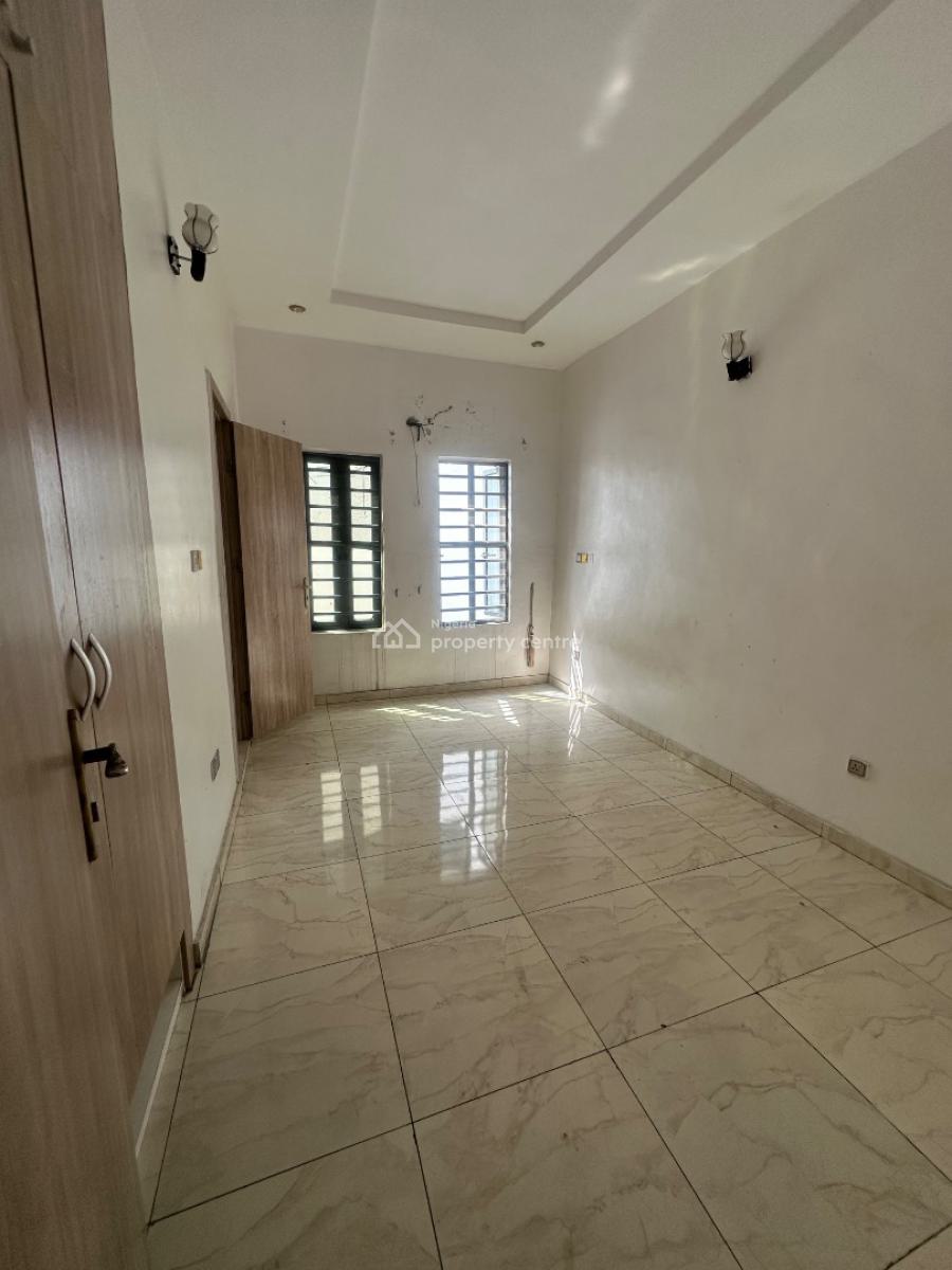 Room Upstairs in a Shared Apartment, Orchid Road, Royal Pine Gate 1., Lekki, Lagos, House for Rent