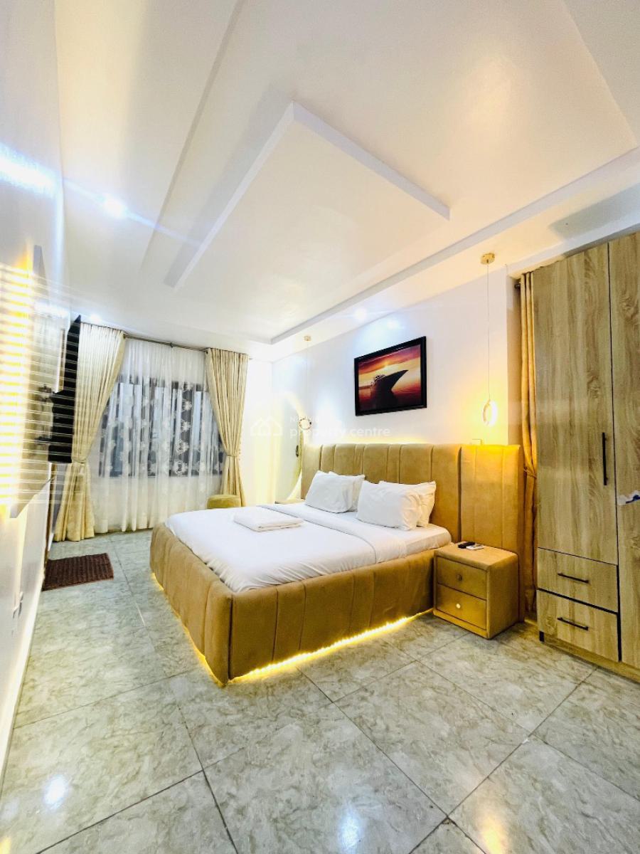 Highrise 1 Bedroom with Swimming Pool and Ps5 (, Lekki, Ikate, Lekki, Lagos, Mini Flat (room and Parlour) Short Let
