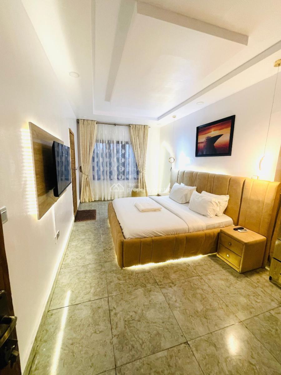 Highrise 1 Bedroom with Swimming Pool and Ps5 (, Lekki, Ikate, Lekki, Lagos, Mini Flat (room and Parlour) Short Let