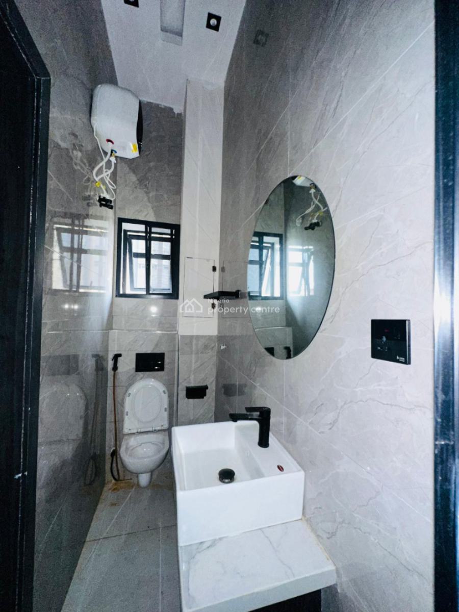 2 Bedroom Flat with Bq and Gym, Lekki Phase 1, Lekki, Lagos, Flat / Apartment for Rent