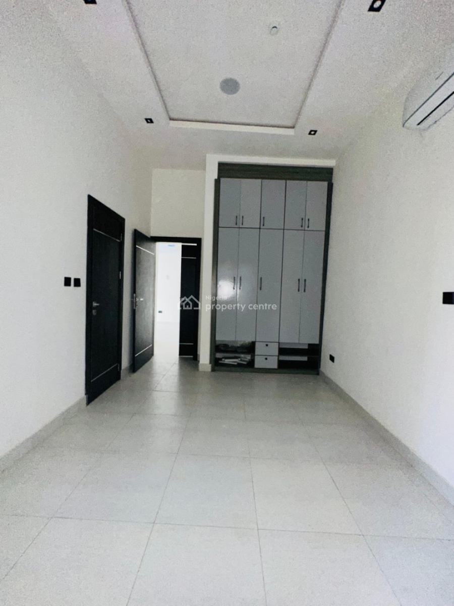 2 Bedroom Flat with Bq and Gym, Lekki Phase 1, Lekki, Lagos, Flat / Apartment for Rent