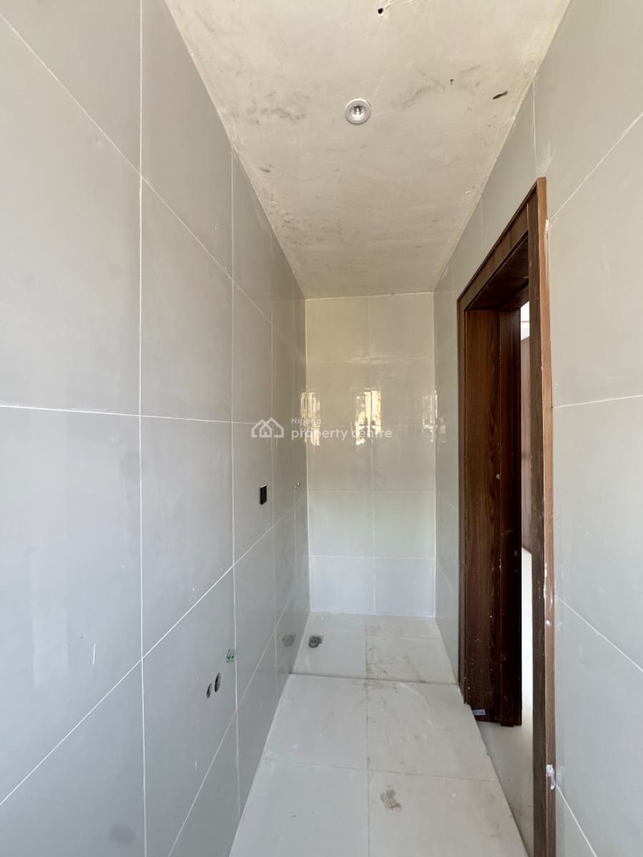 2 Bedroom Apartment, Lekki Phase 1, Lekki, Lagos, Flat / Apartment for Sale