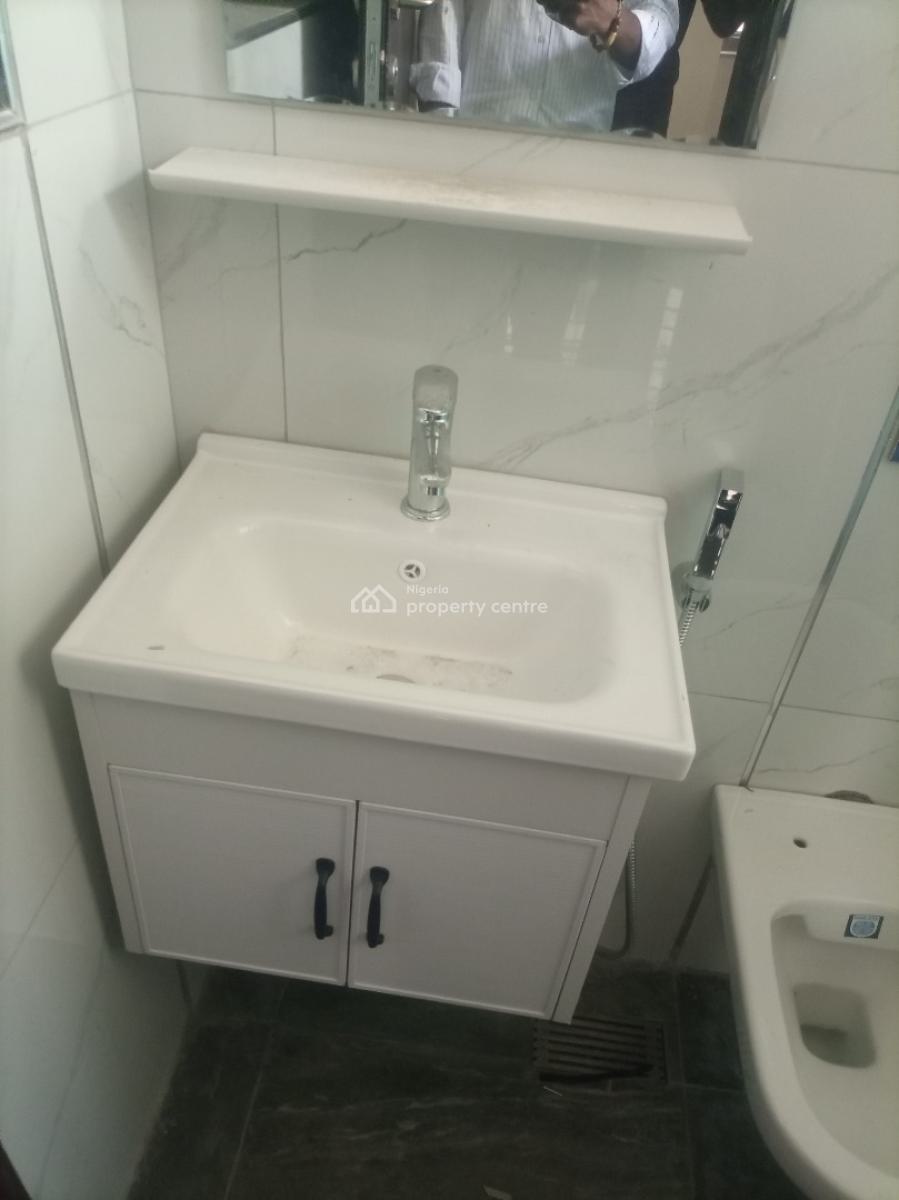 Exquisitely Furnished Three(3) Bed with Mini Maid Room @aiben Est., Aiben Estate, Aco District. Airport Road Abuja, Lugbe District, Abuja, Flat / Apartment for Rent