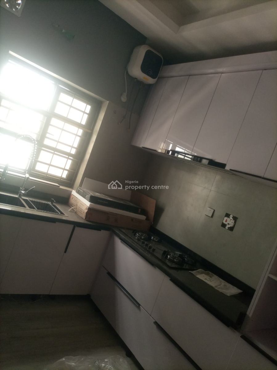 Exquisitely Furnished Three(3) Bed with Mini Maid Room @aiben Est., Aiben Estate, Aco District. Airport Road Abuja, Lugbe District, Abuja, Flat / Apartment for Rent