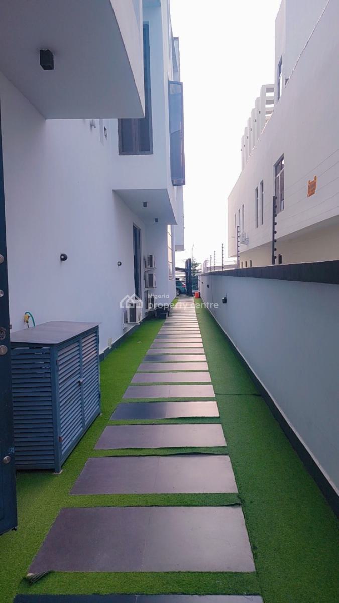 5bedroom Water Front Duplex with Pool and Bq, Pinnock Beach Estate Lekki, Osapa, Lekki, Lagos, Detached Duplex for Sale