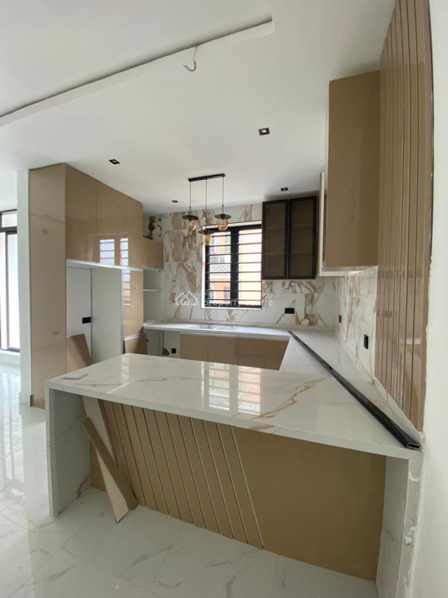 Beautifully Built 2 Bedroom Apartment in a Serene Environment, Own Comfort at Below Market Value in a Secure Environment, Lekki Phase 1, Lekki, Lagos, Flat / Apartment for Sale