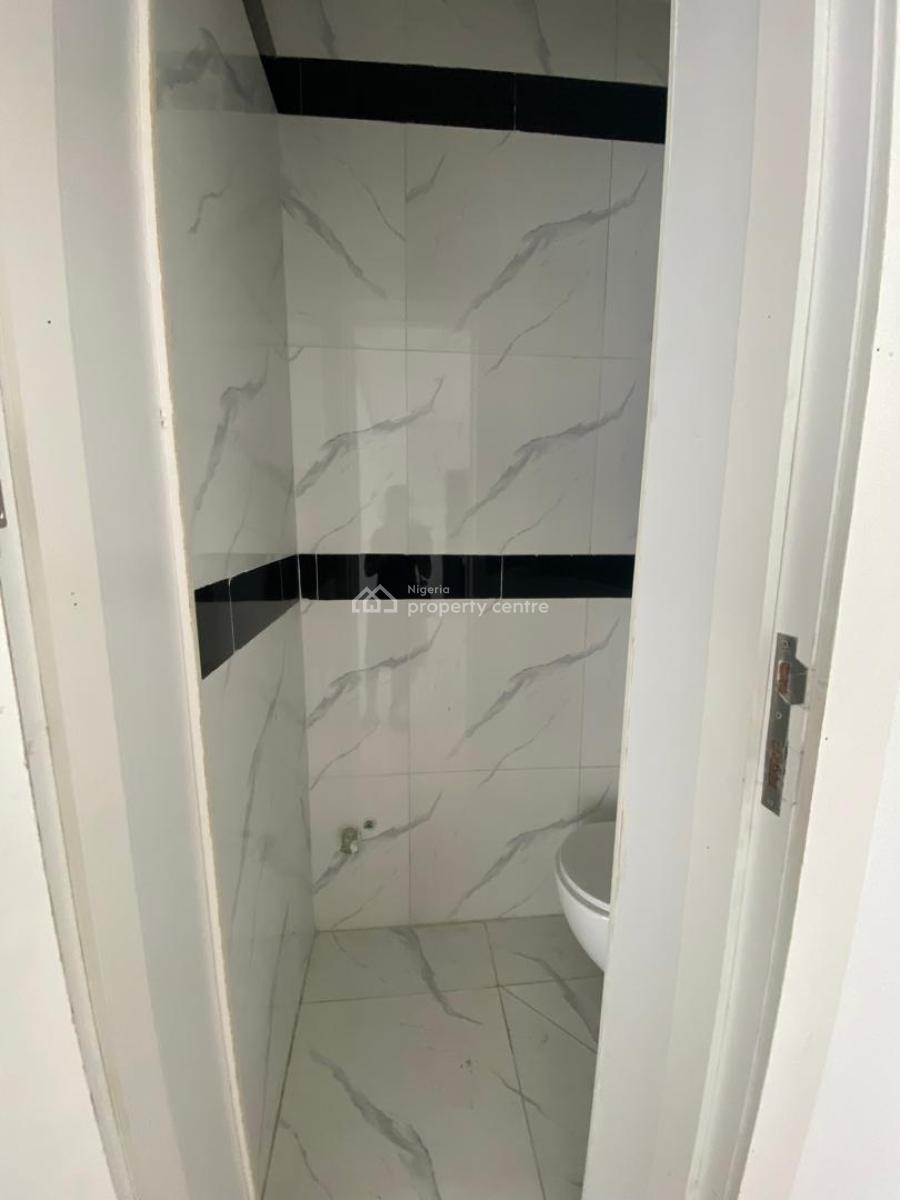 Beautifully Built 2 Bedroom Apartment in a Serene Environment, Own Comfort at Below Market Value in a Secure Environment, Lekki Phase 1, Lekki, Lagos, Flat / Apartment for Sale